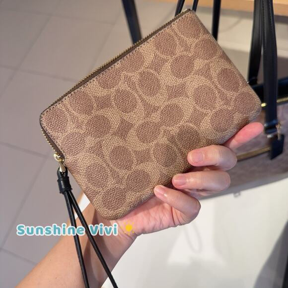 NWT bundle COACH Station Tote Bag Maxi CCD69 & CW854 Zip Wristlet Gold/Tan/Black - Picture 10 of 10